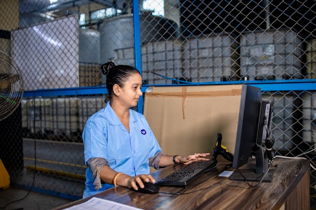 Wholesale and distribution center using ERP for stock and order tracking
